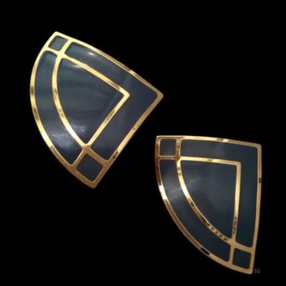 Vintage AVON Navy Enamel Gold Tone Geometric Stud Earrings - Picture 8 of 9